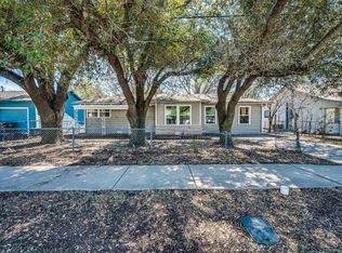 903 Poindexter Ave, Cleburne, TX 76033