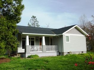 426 Upper River Rd, Gold Hill, OR 97525