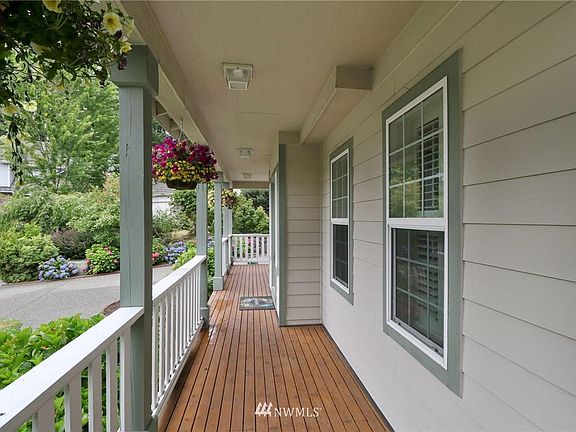 3rd image of 3518 Gray Ct NE