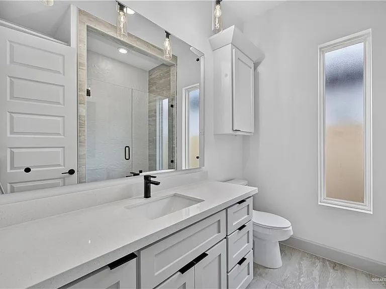 1017 Dolores St — Photo 14