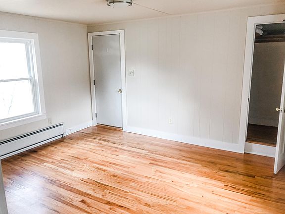 Large Bright Living room