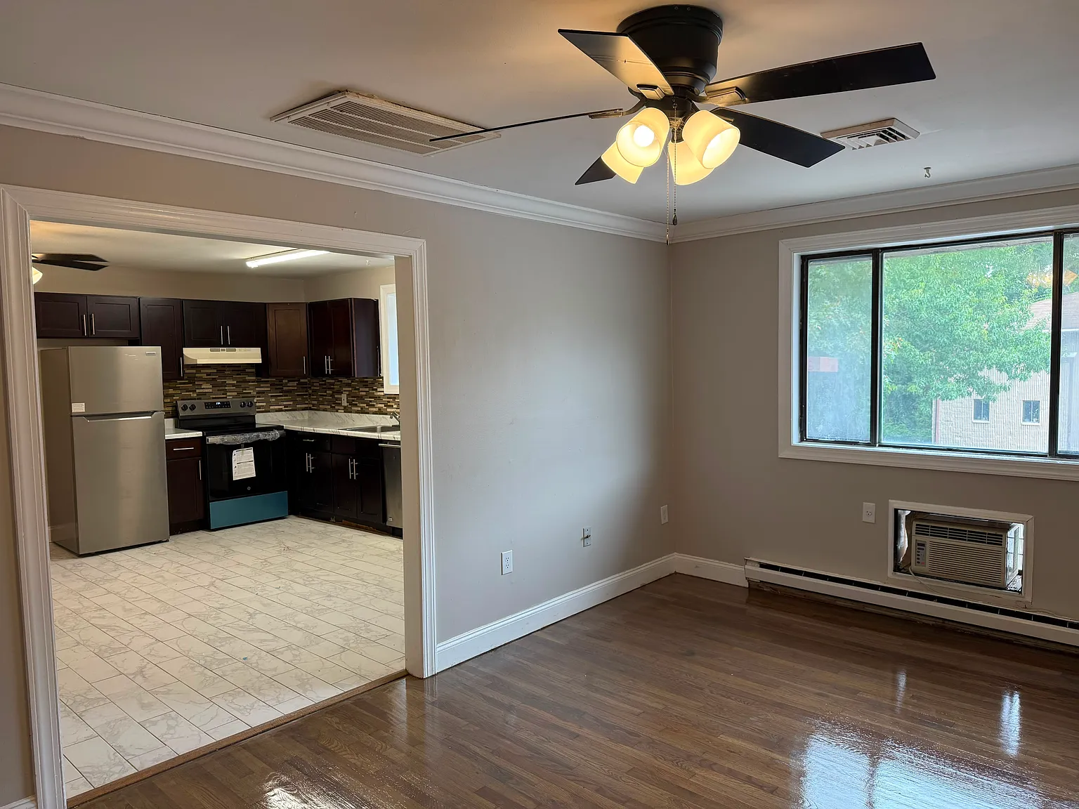 2 bed, 992 sqft, $2,000 — Photo 4