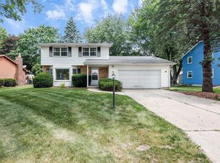 5694 Monticello Way, Fitchburg, WI 53719