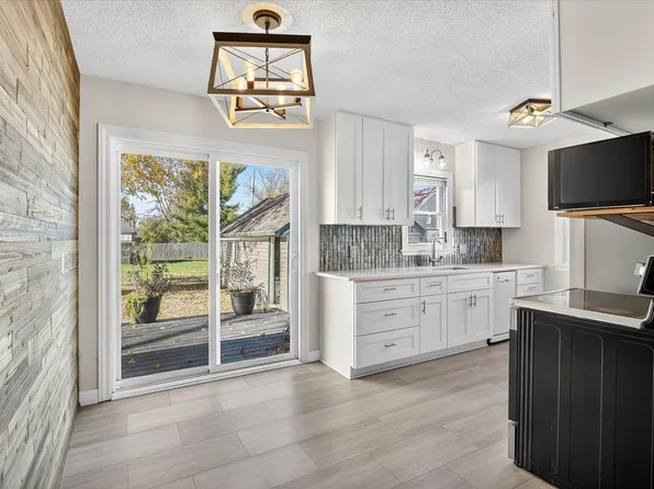 916 Linn Ave SW, Owatonna, MN 55060