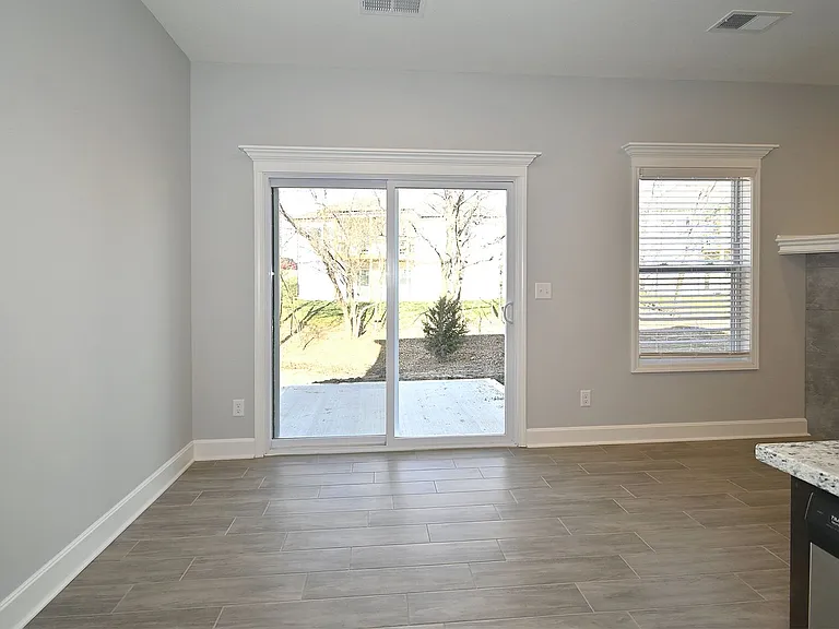 112 Ryan Ct — Photo 11