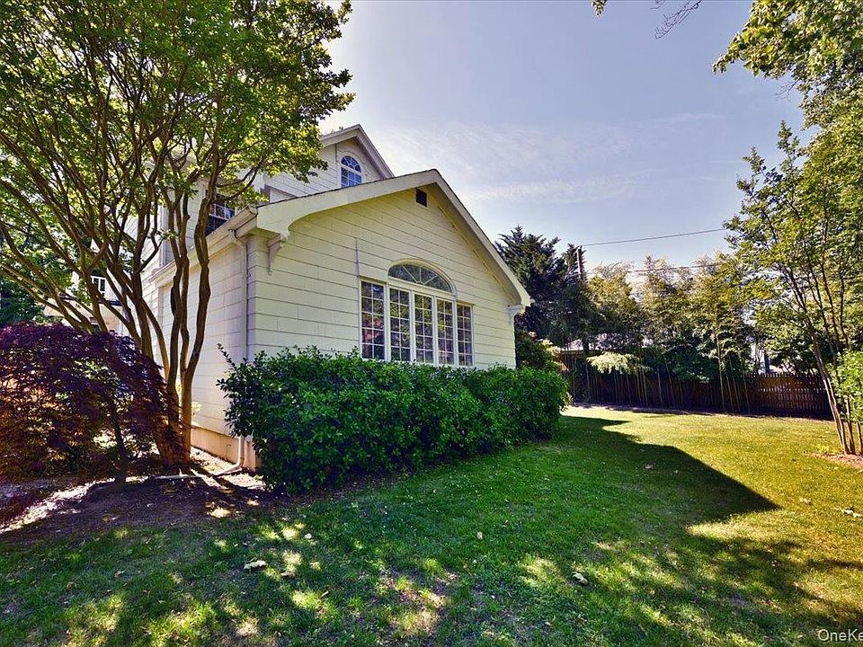 9 Nassau Drive, Great Neck, NY 11021 | MLS #1010256 | Zillow