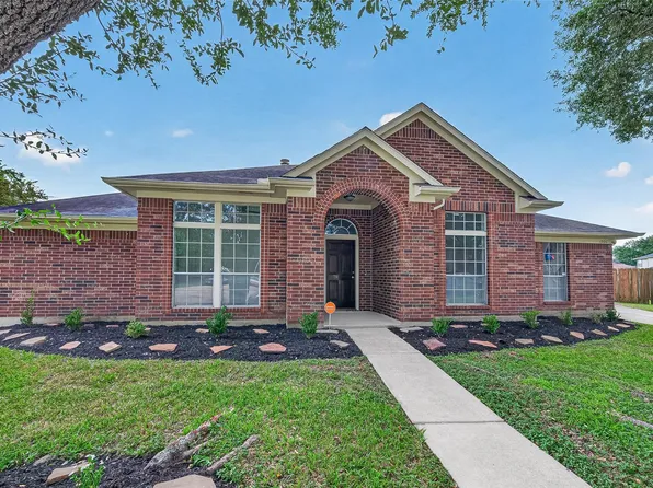 1906 Tall Gum Dr, Fresno, TX 77545