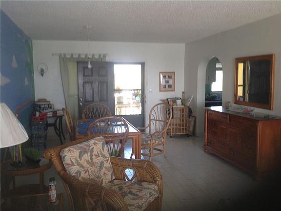 4th image of 333 Saint C St