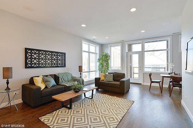 1st image of 2817 N Oakley Ave #1S