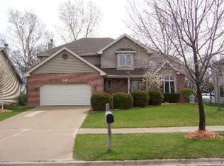 4040 Schillinger Dr, Naperville, IL 60564
