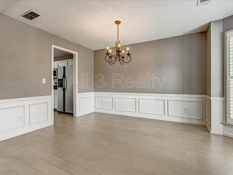 2540 Alvecot Cir — Photo 26