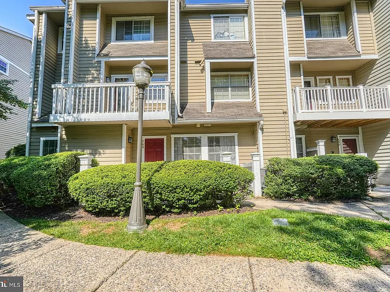 5800 Inman Park Cir #360 — Photo 3