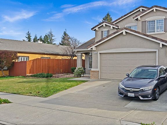 3rd image of 4756 Canyon Hills Drive