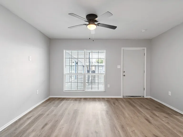 Saphira Apartments — Photo 7