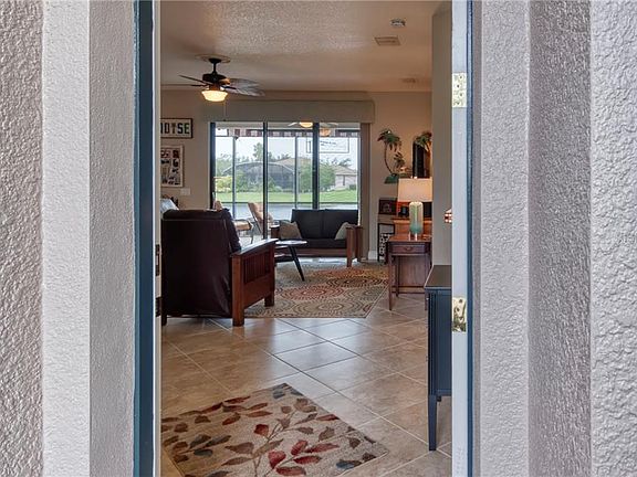 5th image of 484 Monterey St