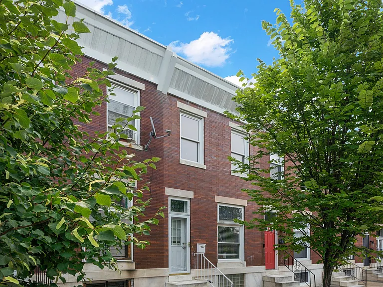 411 N Kenwood Ave — Photo 1