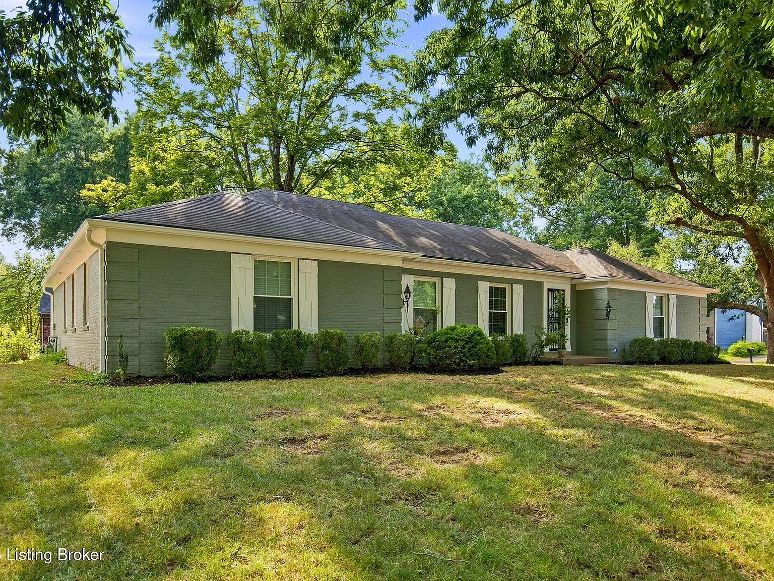 4 bed, 2.0 bath, 2730 sqft, $3,250 — Photo 3