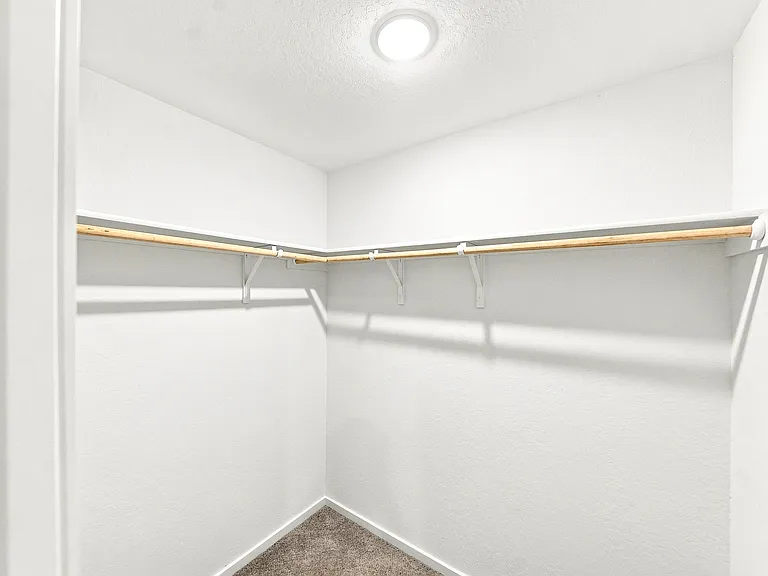 233 Pastar Fls — Photo 23