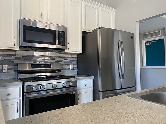 2nd image of 23495 Williamsburg Cir