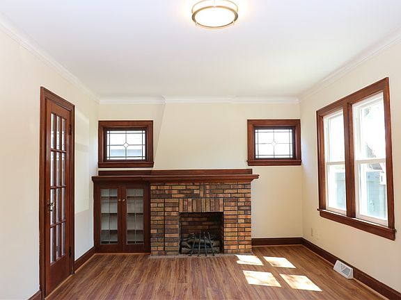 3rd image of 178 Wildwood Dr