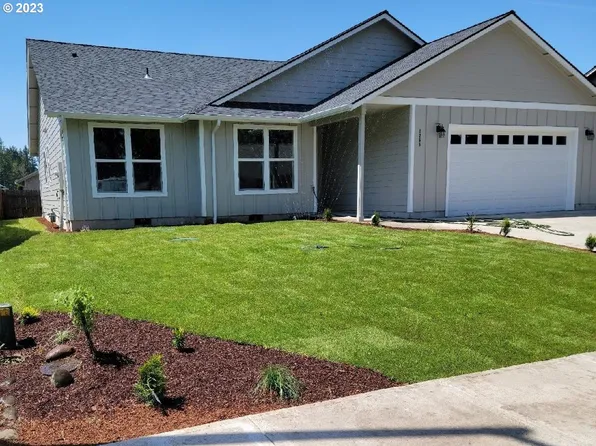 1265 SW 2nd Ave, Mill City, OR 97360