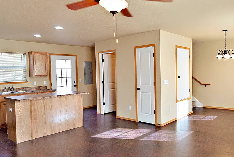 235 S Rolling Woods Way — Photo 4