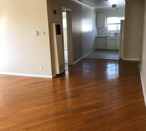 3rd image of 1433 Yale St APT C