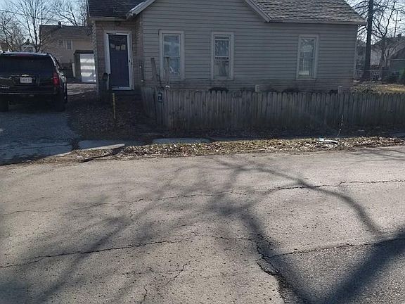 4th image of 639 Ewing Ave