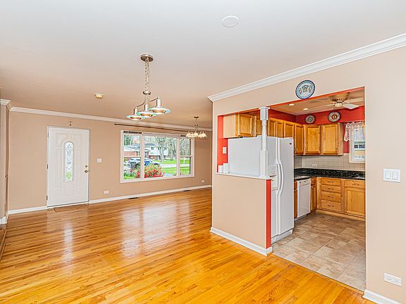3rd image of 116 N Elmwood Ave