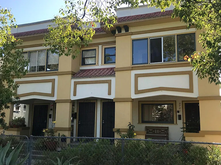 2703 Kenwood Ave — Photo 15