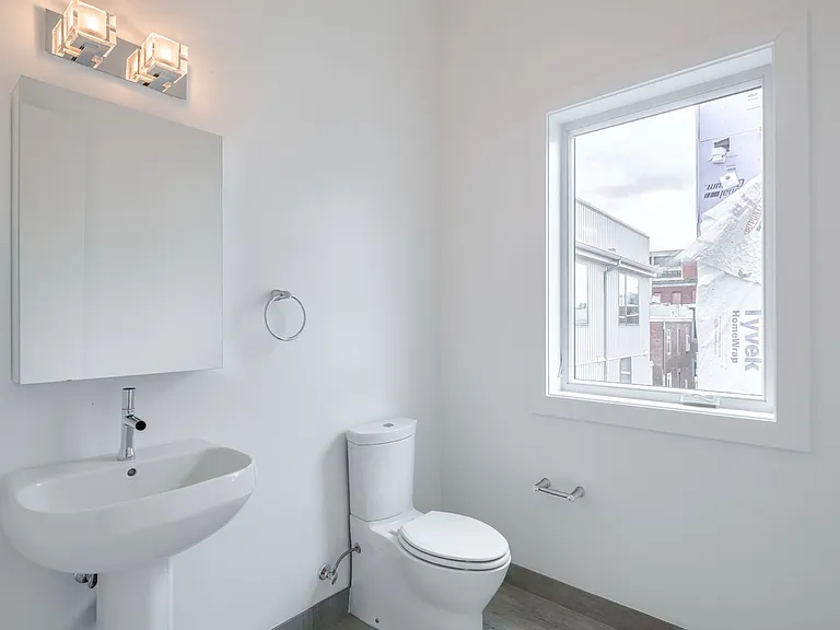 326 Fairmount Ave — Photo 18