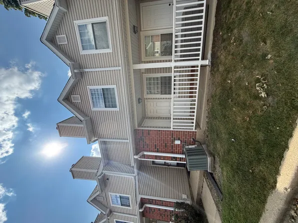 1317 E Wyndham Cir #102, Palatine, IL 60074