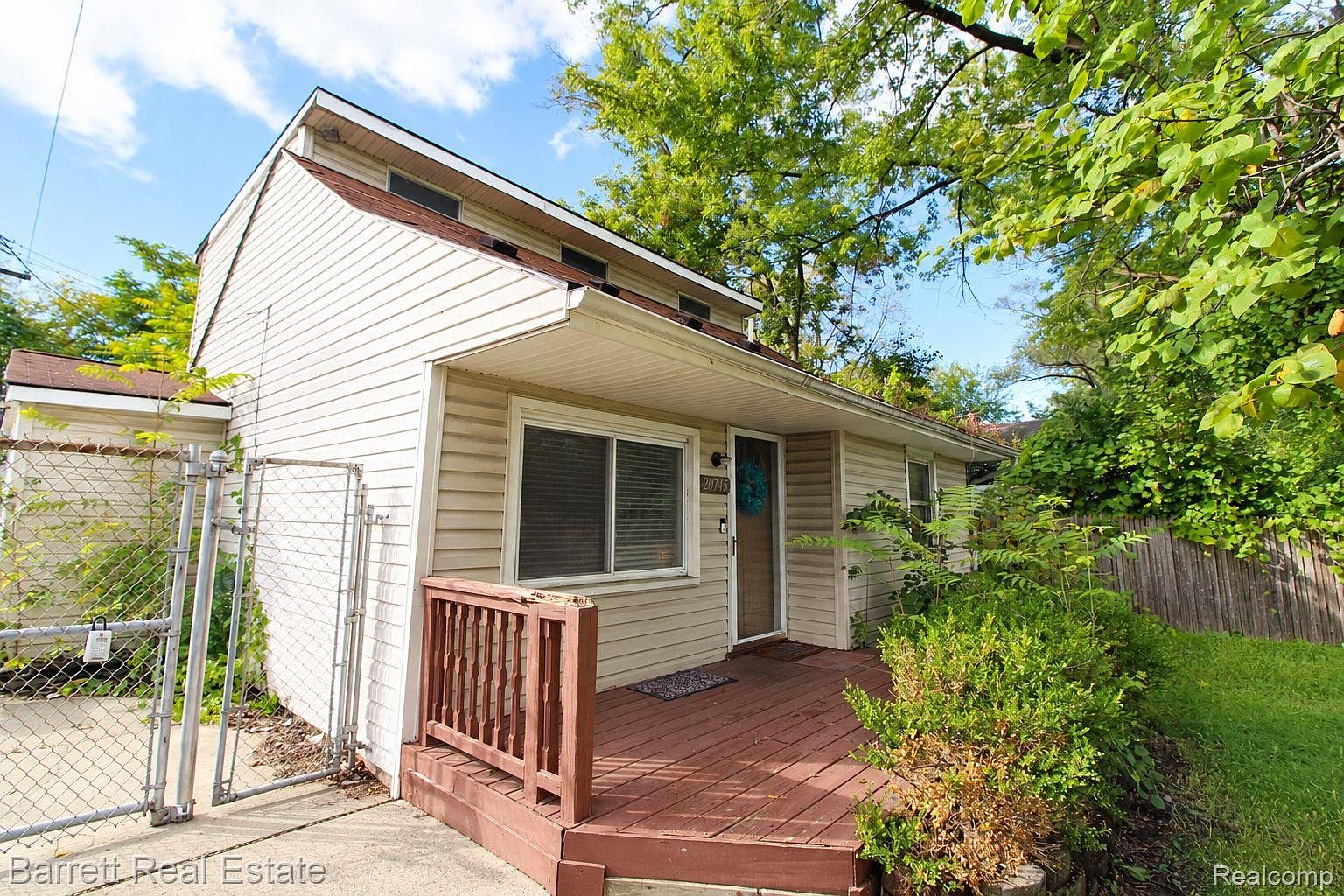 20745 Wakedon St, Southfield, MI 48033