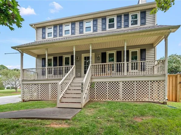 800 Sweet Bay Ct, Lewisville, NC 27023