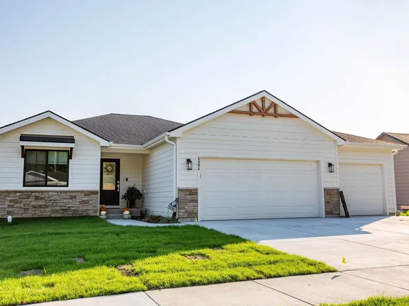 4804 Plumthicket Dr, Manhattan, KS 66503