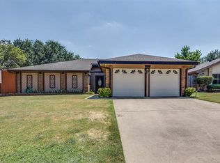 206 Springridge Ln, Euless, TX 76039