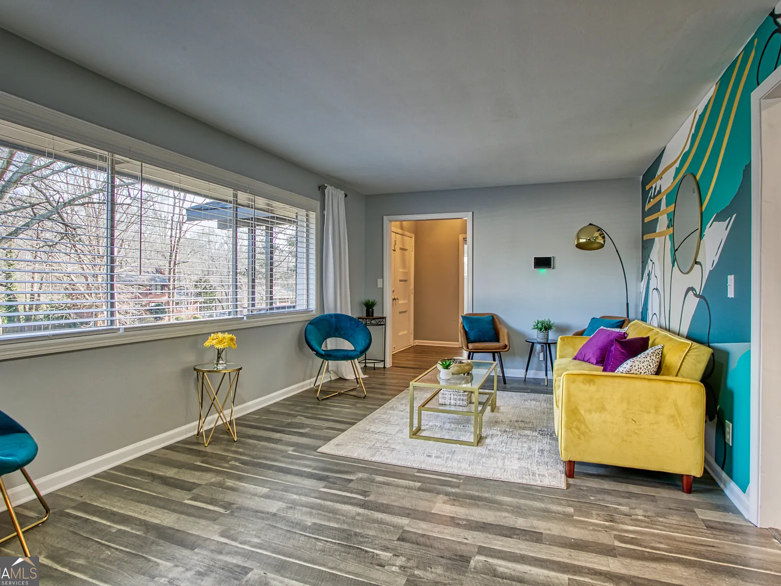 3 bed, 2.0 bath, 1800 sqft, $4,500 — Photo 3