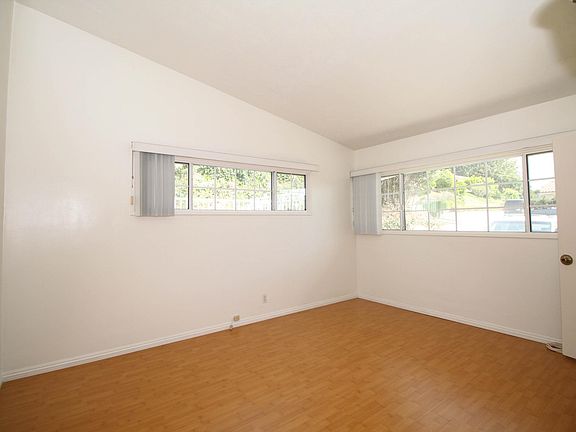 5th image of 1561 Valley Vista Dr