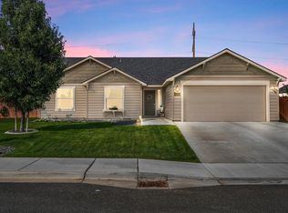 6917 Crooked River Ct, Pasco, WA 99301