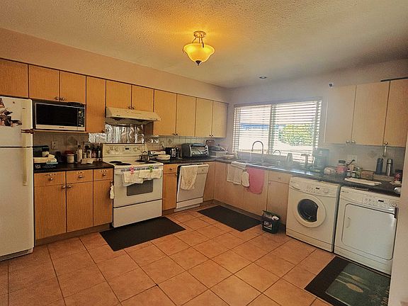 5th image of 6220 Spender Dr