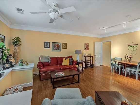 4th image of 2418 W Franklin St #107
