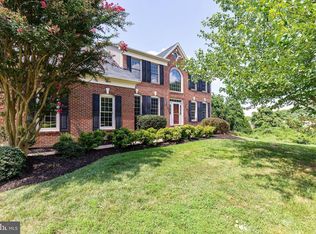 9620 Chathams Ford Dr, Vienna, VA 22182