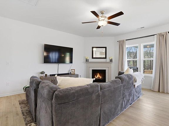 4th image of 4005 Kingcraig Ln