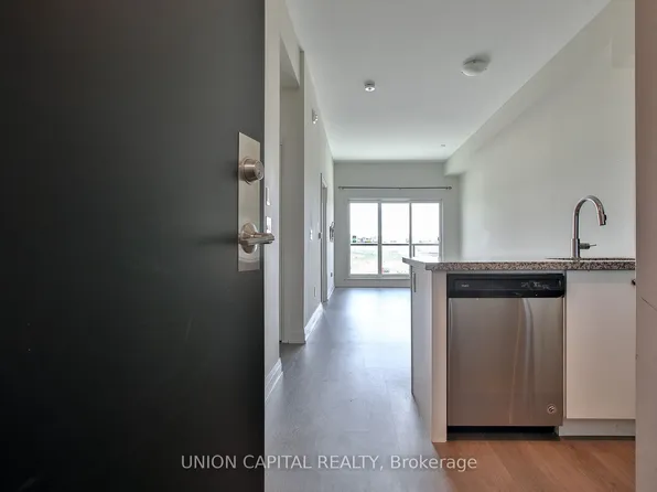 555 William Graham Dr #437, Aurora, ON L4G 3H9