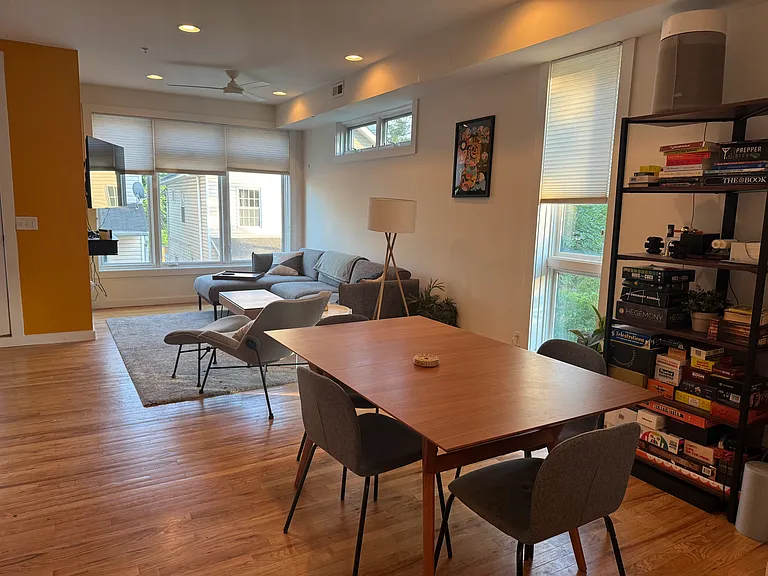 1518 Baldwin St — Photo 4
