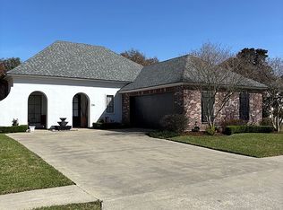 206 Masters Dr, Broussard, LA 70518