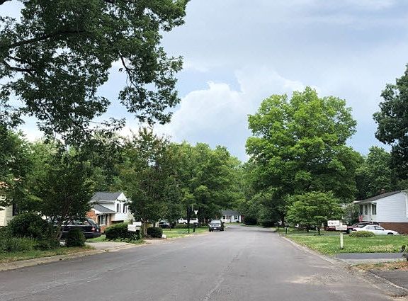 5th image of 2734 Tanglewood Dr