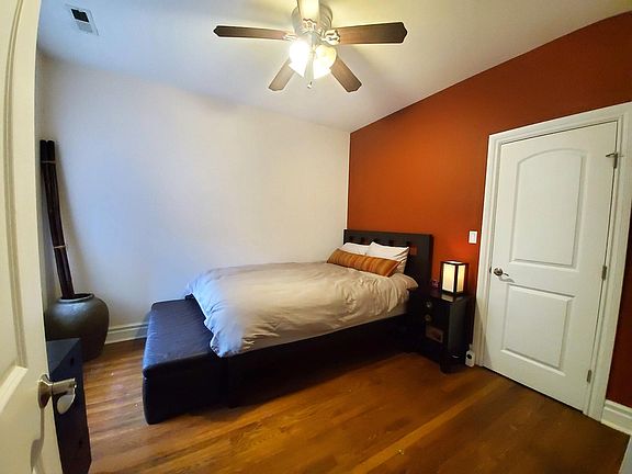 3rd image of 5006 N Winchester Ave