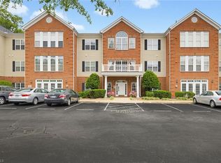 524 College Rd APT 204, Greensboro, NC 27410
