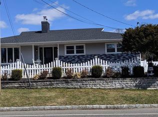 247 Arnold Ave, West Babylon, NY 11704